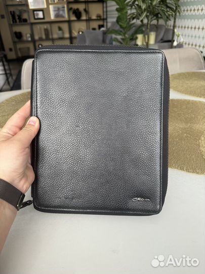 Кожаный чехол для планшета