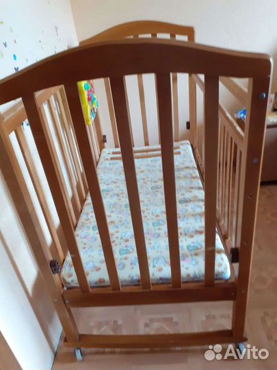 Детская кроватка