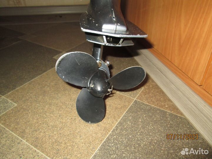 Лодочный мотор 