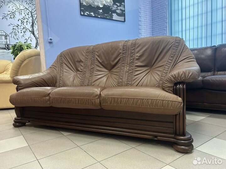 Кожаный диван Италия