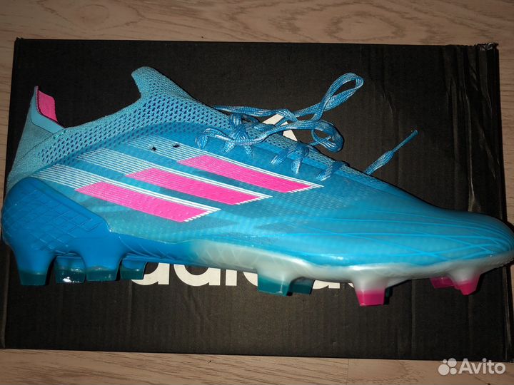 Футбольные бутсы adidas