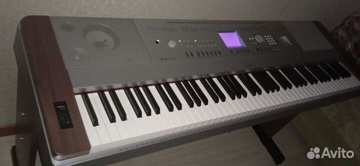 Цифровое пианино Yamaha DGX 640 W 88 клавиш молот