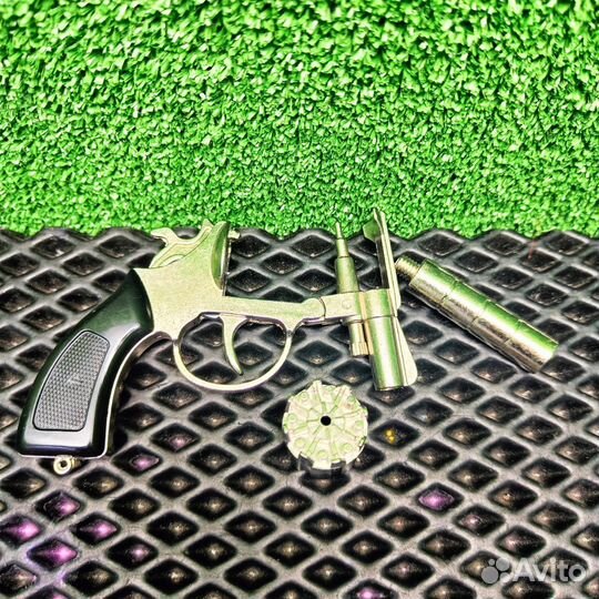 Металлический револьвер с глушителем пистоны пугач