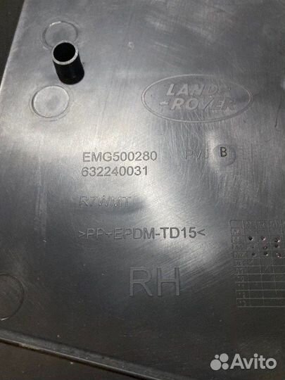 Обшивка салона правая Land Rover Discovery 3 L319