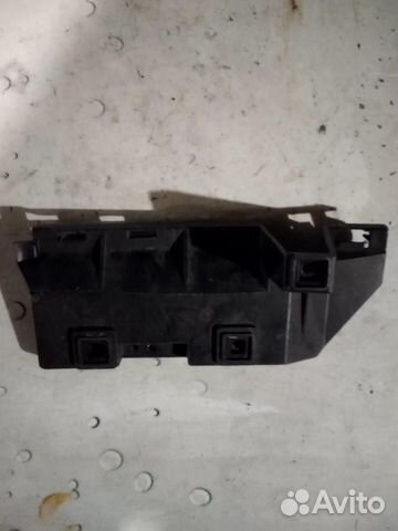 Кронштейн бампера 31265595