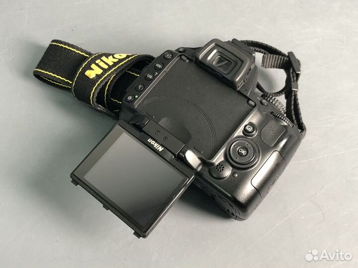 Nikon D5000 Kit AF-S DX 18-55mm VR 14.000 кадров