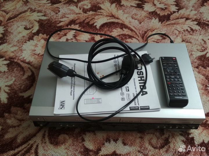 VHS/DVD проигрыватель Toshiba SD-46VSR