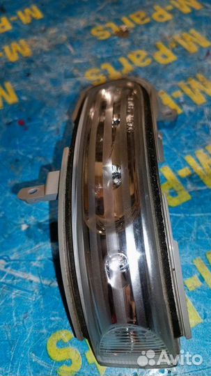 Повторитель поворота в зеркало левый Mazda Cx-7