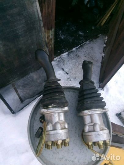 Запчасти для экскаватора Вольво 290