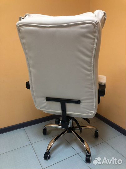 Кресло для игр. Игровое кресло с массажем