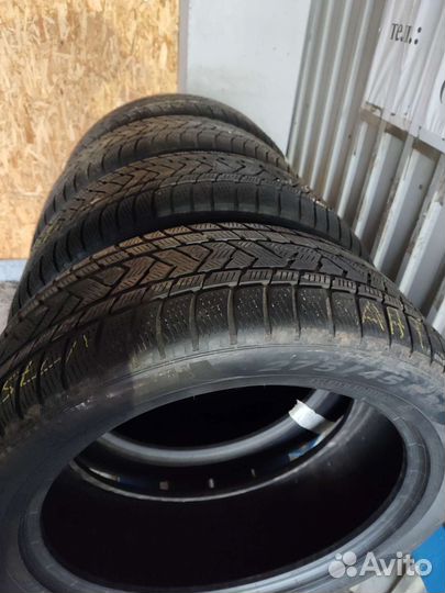 Pirelli Scorpion Winter 275/45 R21 107V