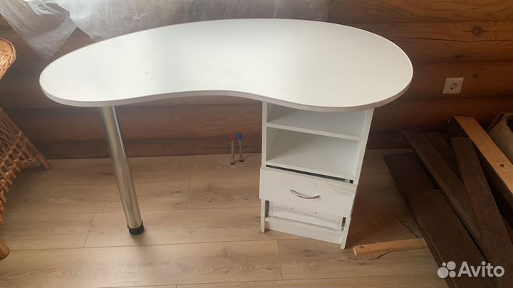 Оборудование для маникюра и педикюра