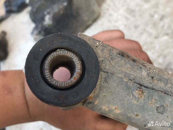 Рычаг нижний правый toyota corona st-190