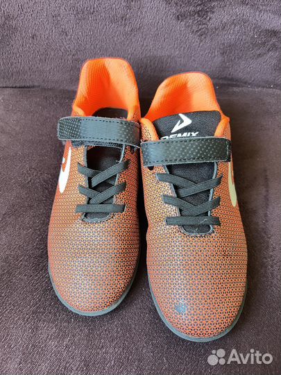 Футбольные бутсы demix 35 р