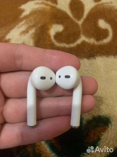 Беспроводные наушники apple airpods 1