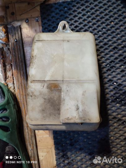 Бочек омывателя bmw e21