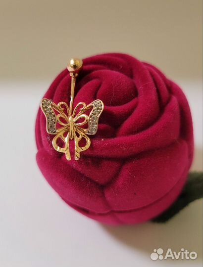 Пирсинг в пупок золотой