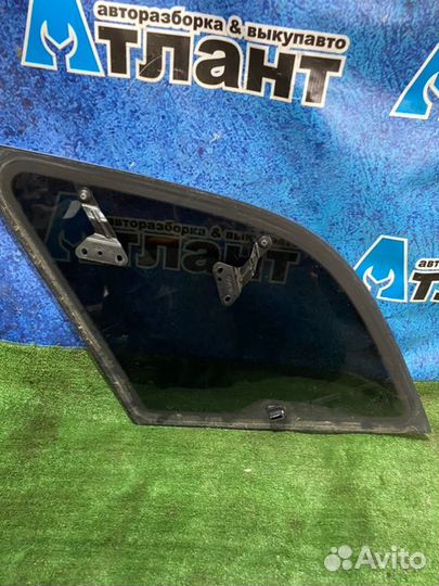 Форточка кузова задняя правая Mercedes-Benz Ml