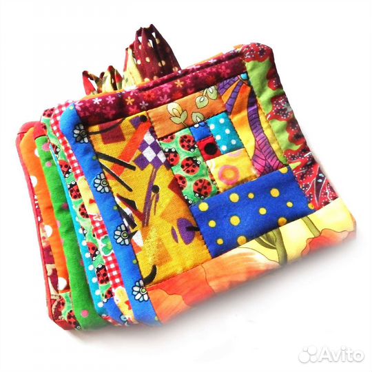 Яркие лоскутные прихватки для кухни под горячее