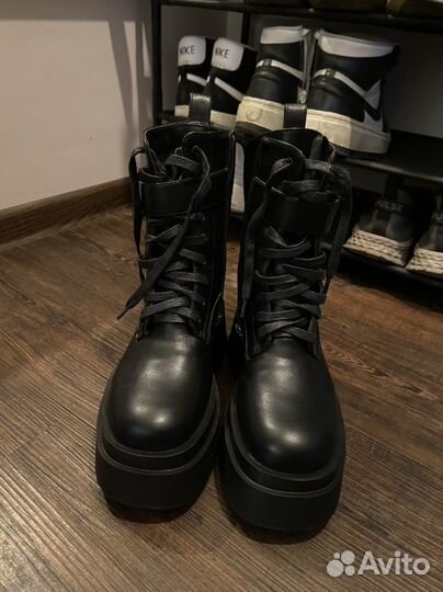 Ботинки на высокой платформе