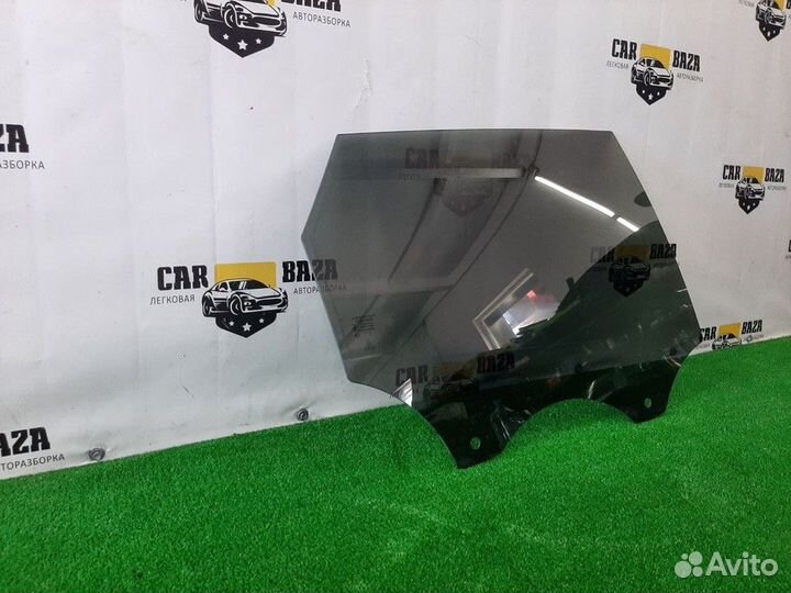 Стекло двери задней R Jaguar F-Pace