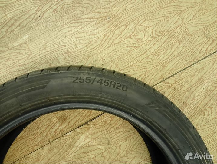 Triangle EffeXSport TH202 255/45 R20 105Y