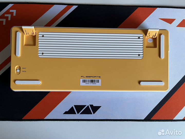 Клавиатура (купи пожалуйста)