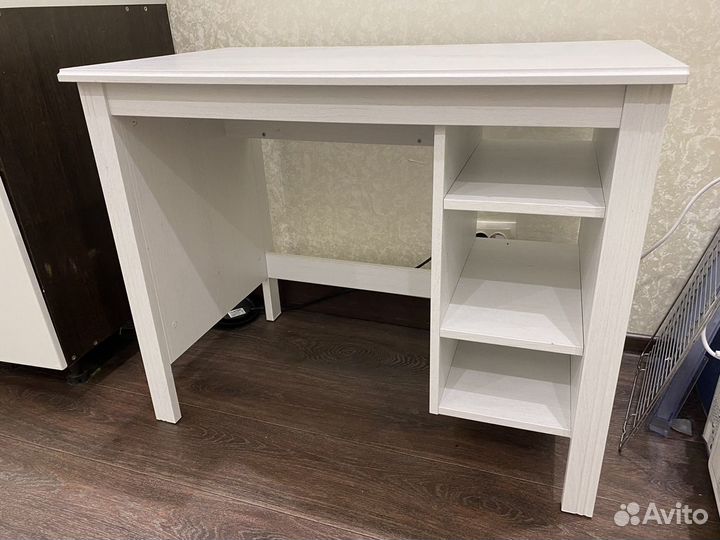 Письменный стол IKEA белый