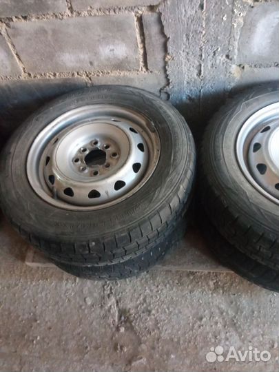 Резина на универсальных дисках