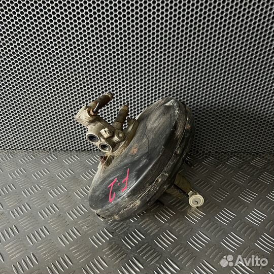 Усилитель тормозов вакуумный Ford Focus