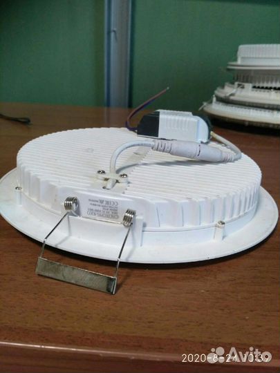 Светодиодный светильник встраиваемый