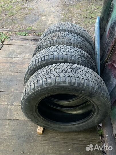 Michelin X-Ice North 3 215/60 R16