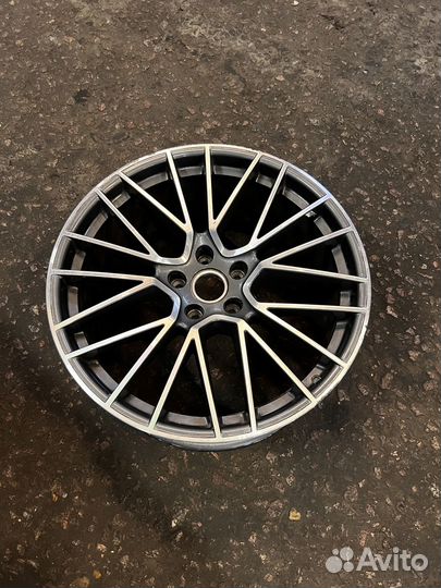 Диск Porsche Cayenne 3 R22