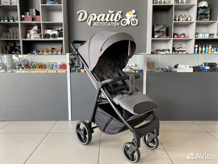 Коляска прогулочная Carrello Bravo