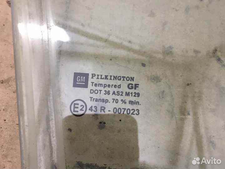 Стекло передней двери Opel Zafira (2688)