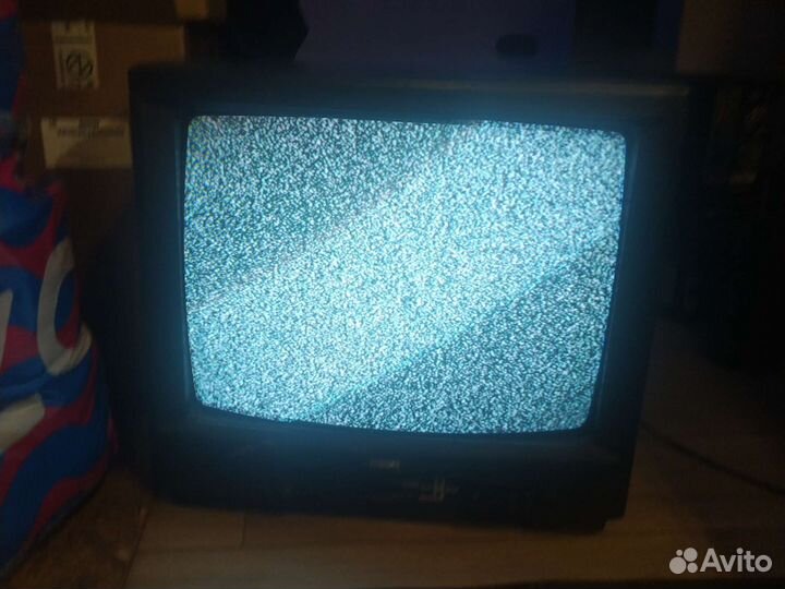 Продам телевизор samsung есть торг