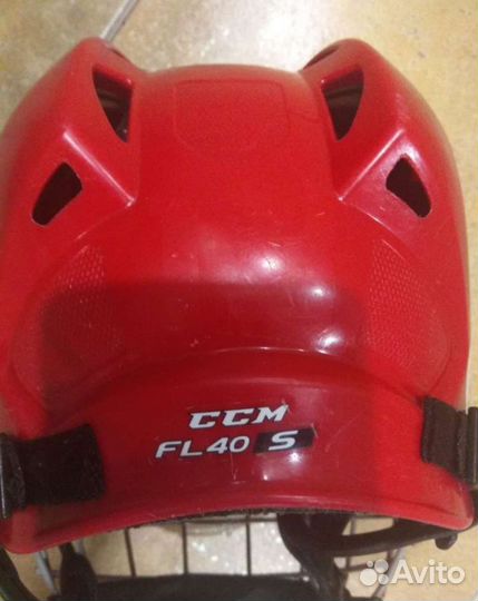 Шлем хоккейный красный ссм FL40 S регулируемый