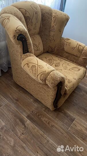 Кресла б/у 2 штуки