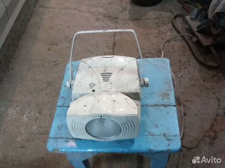 Фонарь-прожектор