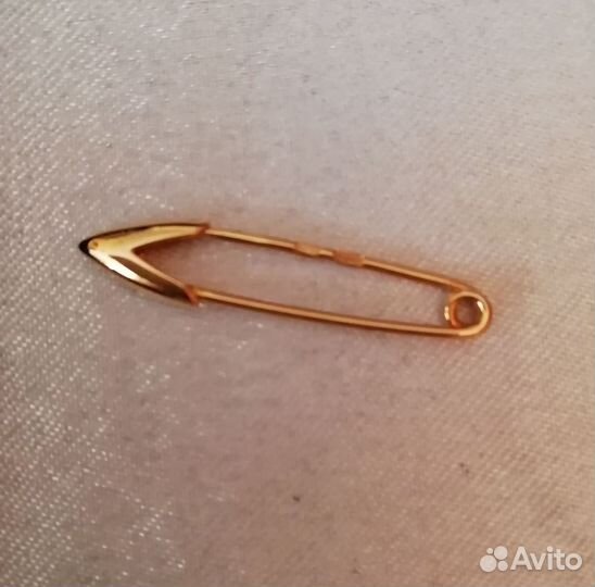 Золотая брошь 585