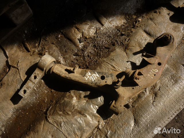 Рычаг передний левый Nissan almera n16