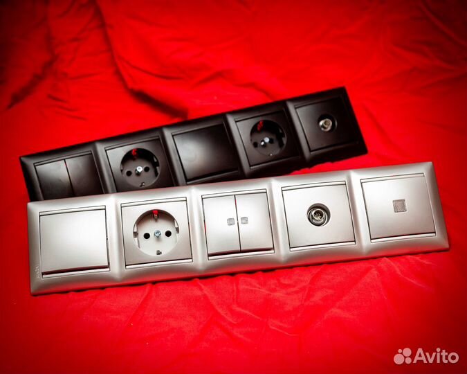 Выключатель Valena Белый 1-клавишный с подсветкой