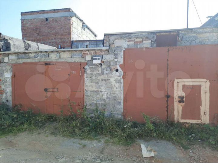 Гараж, > 30 м²