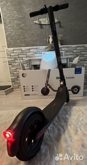Электросамокат Ninebot kickscooter e22
