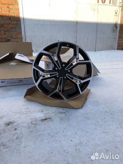 Диски на KIA optima, K5, K7 R18