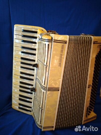 Аккордеон трофейный Италия перламутр