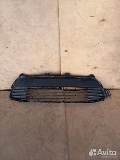 Решетка бампера Kia Rio 4