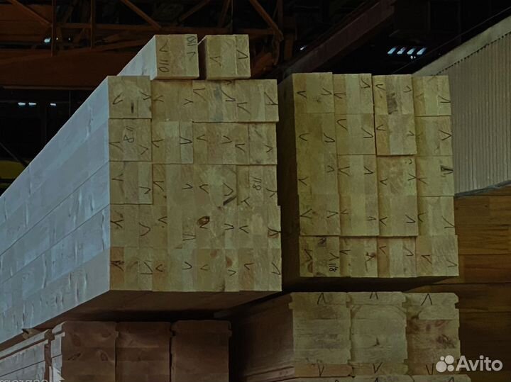 Наружные постройки с досками из лиственницы