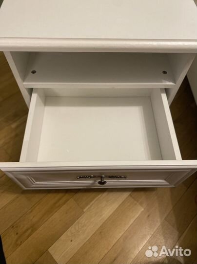 Тумба прикроватная