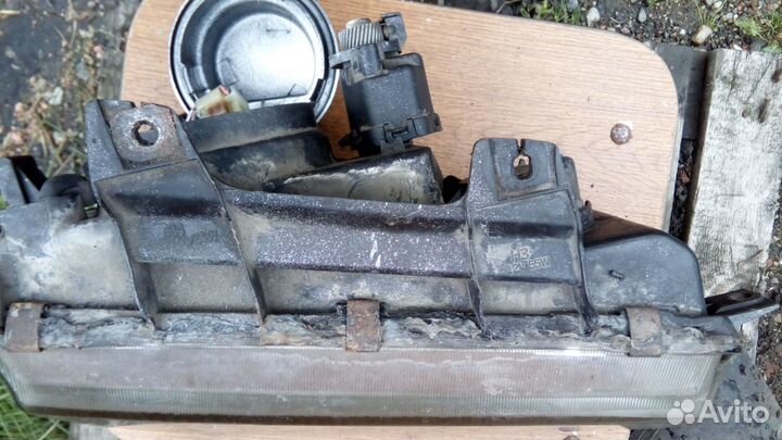 Фара правая Ssang Yong Musso двиг OM662 1995